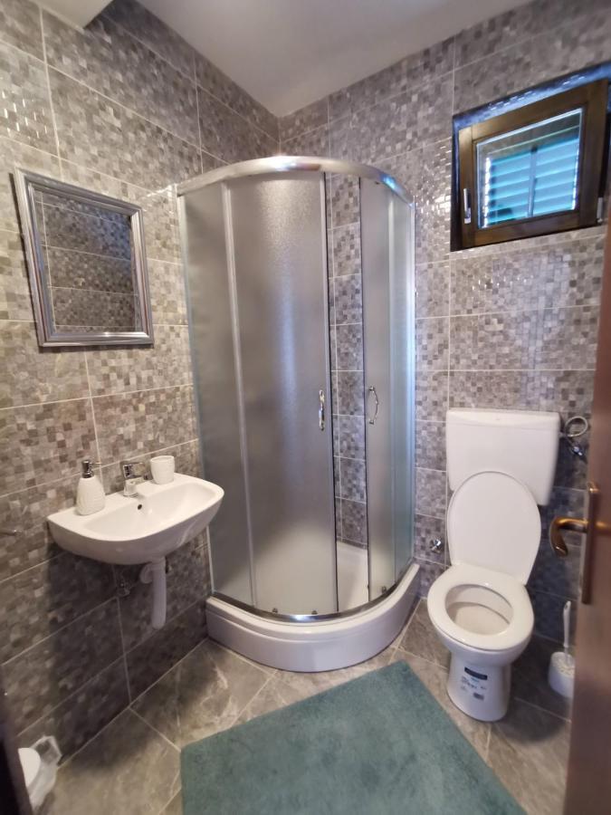 Villa Kuca Za Odmor Obitelji Pedisic Banj Exterior foto